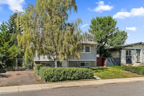 856 Rundlecairn Way Ne, Calgary, AB - Outdoor