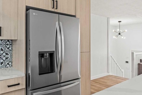 856 Rundlecairn Way Ne, Calgary, AB - Indoor Photo Showing Kitchen