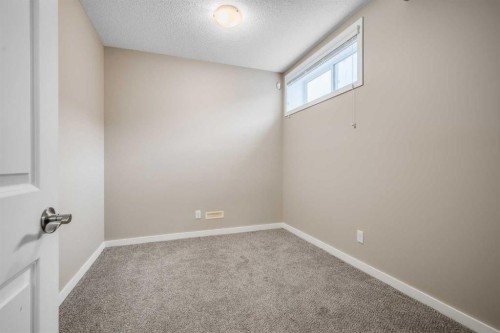 69 Skyview Point Common Ne, Calgary, AB - Indoor Photo Showing Other Room