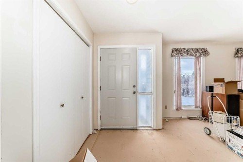 220 Haskayne Avenue, Gleichen, AB - Indoor Photo Showing Other Room
