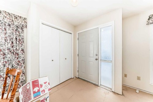 220 Haskayne Avenue, Gleichen, AB - Indoor Photo Showing Other Room