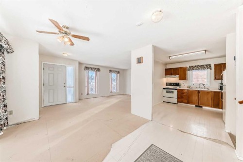 220 Haskayne Avenue, Gleichen, AB - Indoor Photo Showing Kitchen