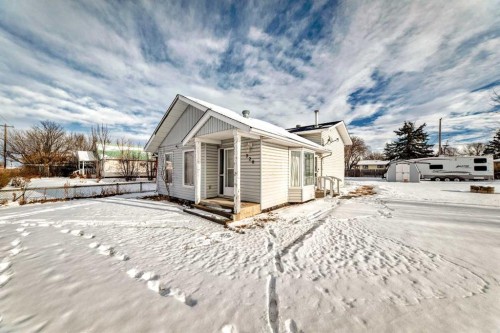 220 Haskayne Avenue, Gleichen, AB - Outdoor