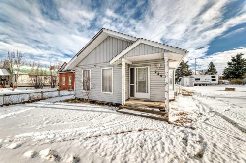 220 Haskayne Avenue, Gleichen, AB - Outdoor