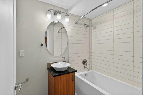 809-303 13 Avenue Sw, Calgary, AB - Indoor Photo Showing Bathroom