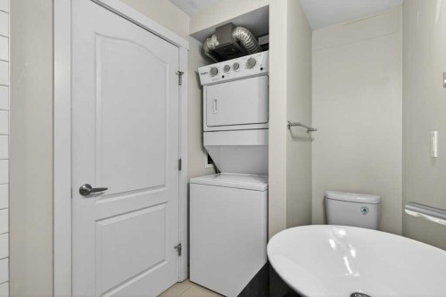 809-303 13 Avenue Sw, Calgary, AB - Indoor Photo Showing Laundry Room