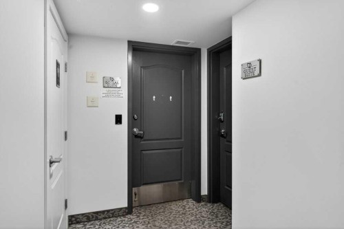 809-303 13 Avenue Sw, Calgary, AB - Indoor Photo Showing Other Room