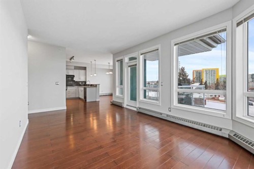 432-3111 34 Avenue Nw, Calgary, AB - Indoor