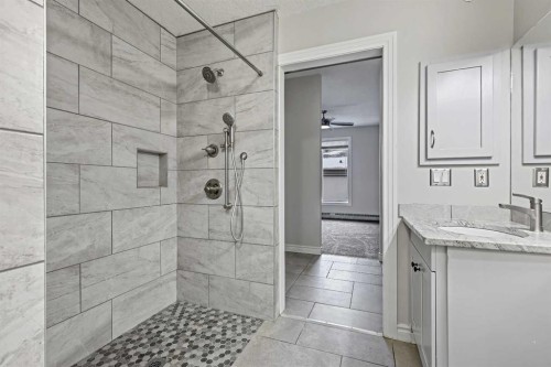 432-3111 34 Avenue Nw, Calgary, AB - Indoor Photo Showing Bathroom