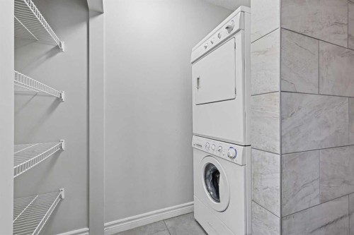 432-3111 34 Avenue Nw, Calgary, AB - Indoor Photo Showing Laundry Room