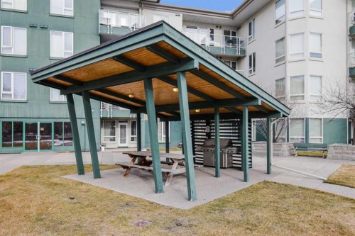 432-3111 34 Avenue Nw, Calgary, AB - Outdoor With Balcony