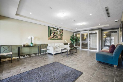 432-3111 34 Avenue Nw, Calgary, AB - Indoor