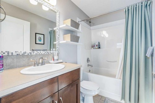 30 Nolanfield Heights Nw, Calgary, AB - Indoor Photo Showing Bathroom
