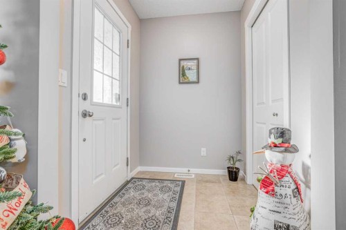 30 Nolanfield Heights Nw, Calgary, AB - Indoor Photo Showing Other Room