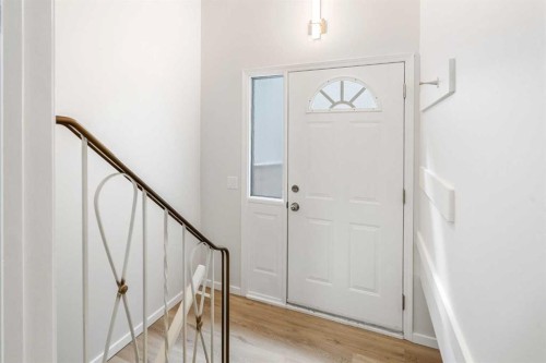 114 Dalgleish Bay Nw, Calgary, AB - Indoor Photo Showing Other Room