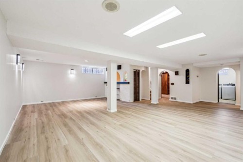 114 Dalgleish Bay Nw, Calgary, AB - Indoor Photo Showing Other Room