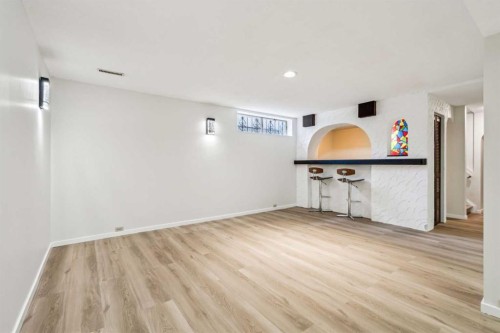 114 Dalgleish Bay Nw, Calgary, AB - Indoor Photo Showing Other Room