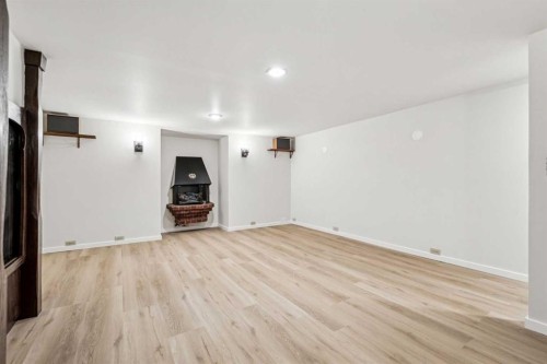 114 Dalgleish Bay Nw, Calgary, AB - Indoor