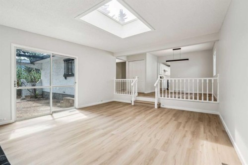 114 Dalgleish Bay Nw, Calgary, AB - Indoor Photo Showing Bedroom