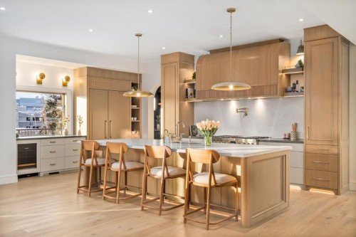 2945 Toronto Crescent Nw, Calgary, AB - Indoor