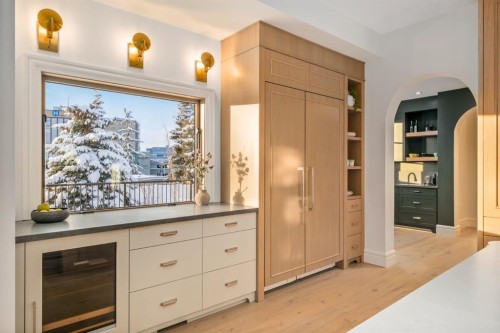 2945 Toronto Crescent Nw, Calgary, AB - Indoor Photo Showing Other Room