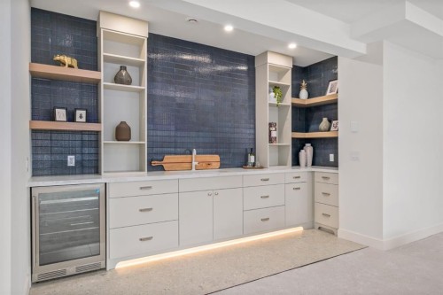 2945 Toronto Crescent Nw, Calgary, AB - Indoor Photo Showing Other Room