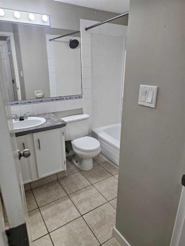 105-5812 61 Street, Red Deer, AB - Indoor Photo Showing Bathroom