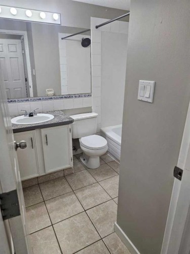 105-5812 61 Street, Red Deer, AB - Indoor Photo Showing Bathroom