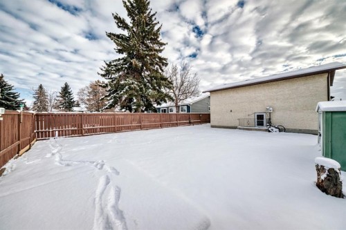 11 Falwood Place Ne, Calgary, AB - Outdoor
