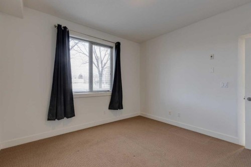 101-320 12 Avenue Ne, Calgary, AB - Indoor Photo Showing Other Room