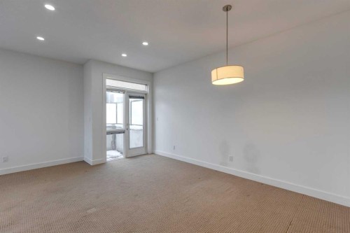 101-320 12 Avenue Ne, Calgary, AB - Indoor Photo Showing Other Room
