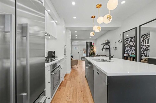 835 18 Avenue Nw, Calgary, AB - Indoor Photo Showing Kitchen With Double Sink With Upgraded Kitchen