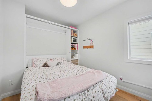 835 18 Avenue Nw, Calgary, AB - Indoor Photo Showing Bedroom
