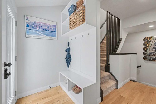 835 18 Avenue Nw, Calgary, AB - Indoor Photo Showing Other Room