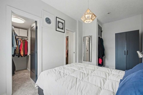835 18 Avenue Nw, Calgary, AB - Indoor Photo Showing Bedroom