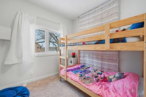 835 18 Avenue Nw, Calgary, AB - Indoor Photo Showing Bedroom