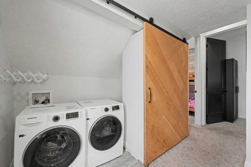 835 18 Avenue Nw, Calgary, AB - Indoor Photo Showing Laundry Room