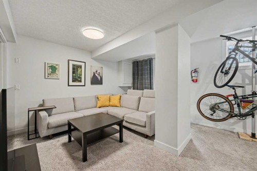 835 18 Avenue Nw, Calgary, AB - Indoor Photo Showing Living Room