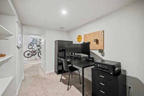 835 18 Avenue Nw, Calgary, AB - Indoor Photo Showing Office