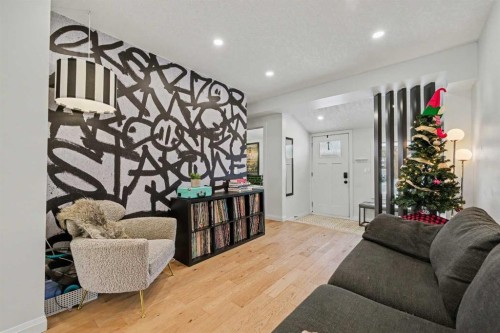 835 18 Avenue Nw, Calgary, AB - Indoor