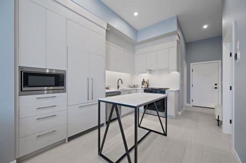 103-8375 Broadcast Avenue Sw, Calgary, AB - Indoor