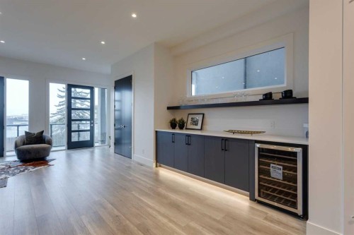 2036 30 Avenue Sw, Calgary, AB - Indoor