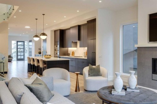 2036 30 Avenue Sw, Calgary, AB - Indoor Photo Showing Living Room