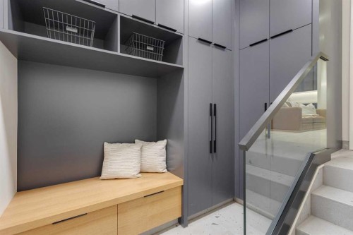 2036 30 Avenue Sw, Calgary, AB - Indoor