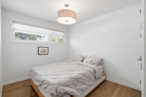 3449 Lane Crescent Sw, Calgary, AB - Indoor Photo Showing Bedroom