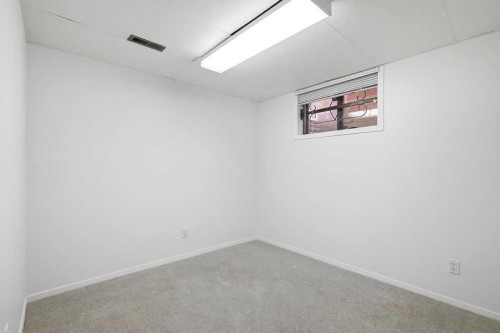 3449 Lane Crescent Sw, Calgary, AB - Indoor Photo Showing Other Room