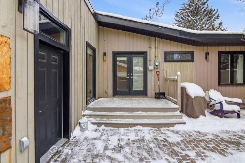 3449 Lane Crescent Sw, Calgary, AB - Outdoor