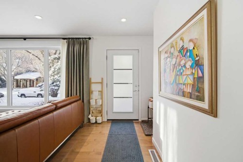 3449 Lane Crescent Sw, Calgary, AB - Indoor Photo Showing Other Room