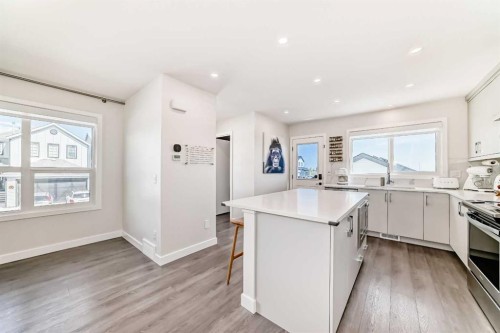 38 Lavender Road Se, Calgary, AB - Indoor Photo Showing Kitchen
