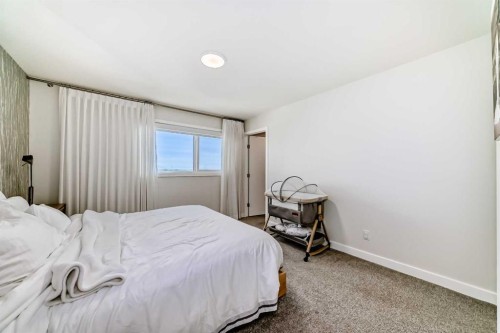 38 Lavender Road Se, Calgary, AB - Indoor Photo Showing Bedroom